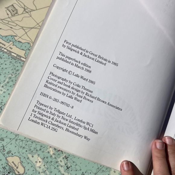 Vintage 1988 Beastly Knits by Lalla Ward - Picture 4 of 9